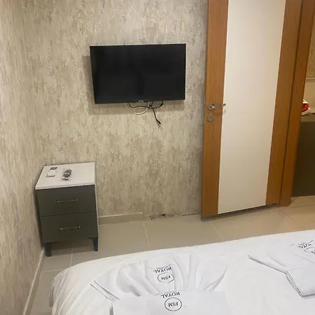 Royal Fsm Hotel *